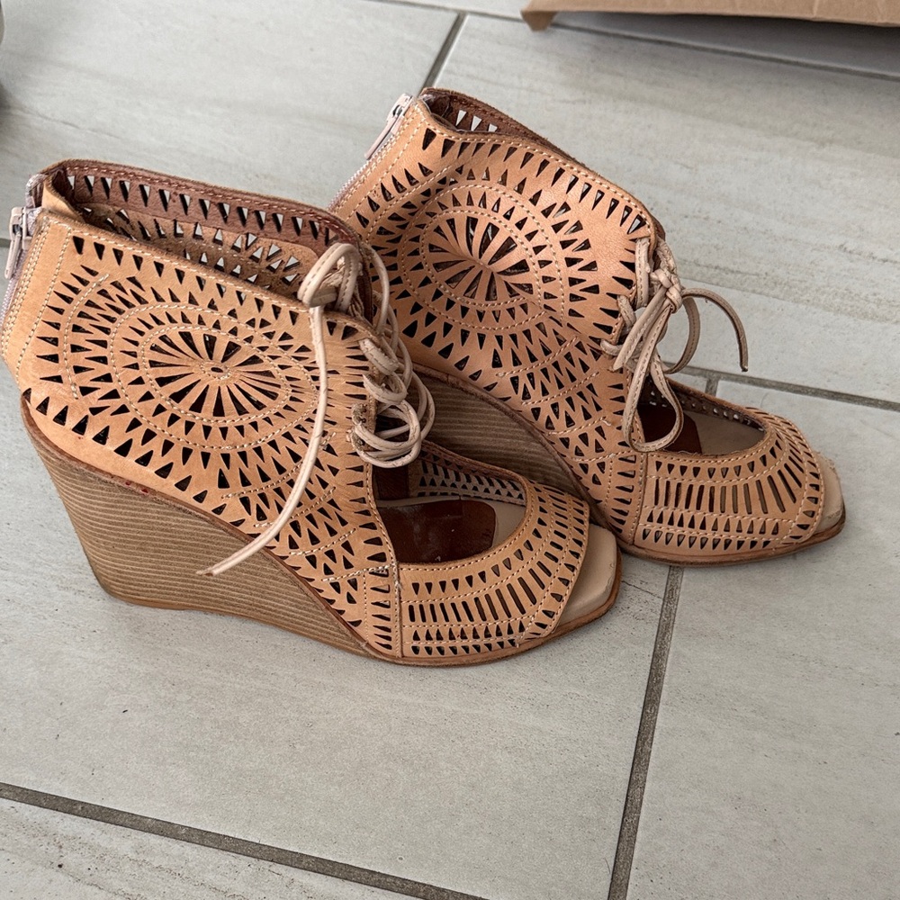 Stylish Tan Wedge Sandals